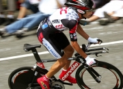 开云在线直播-布伦森爆发，广东队单节拉开猛龙，当NBA与CBA的龙虎斗隔空对话