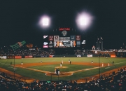 开云体育直播-国王加冕夜，福克斯末节封神，率队击落鹈鹕锁定关键一胜