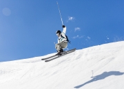 开云体育下载-冰与火的交锋，F1新赛季揭幕战，冰岛终结澳大利亚的传奇之战