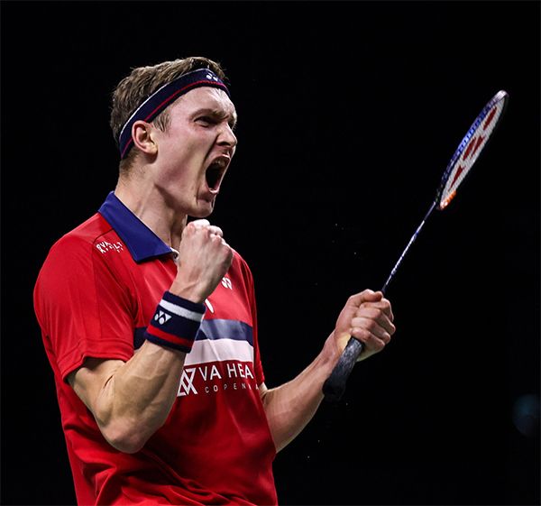 日本羽毛球队轻取韩国羽毛球队，安赛龙高光表现的简单介绍