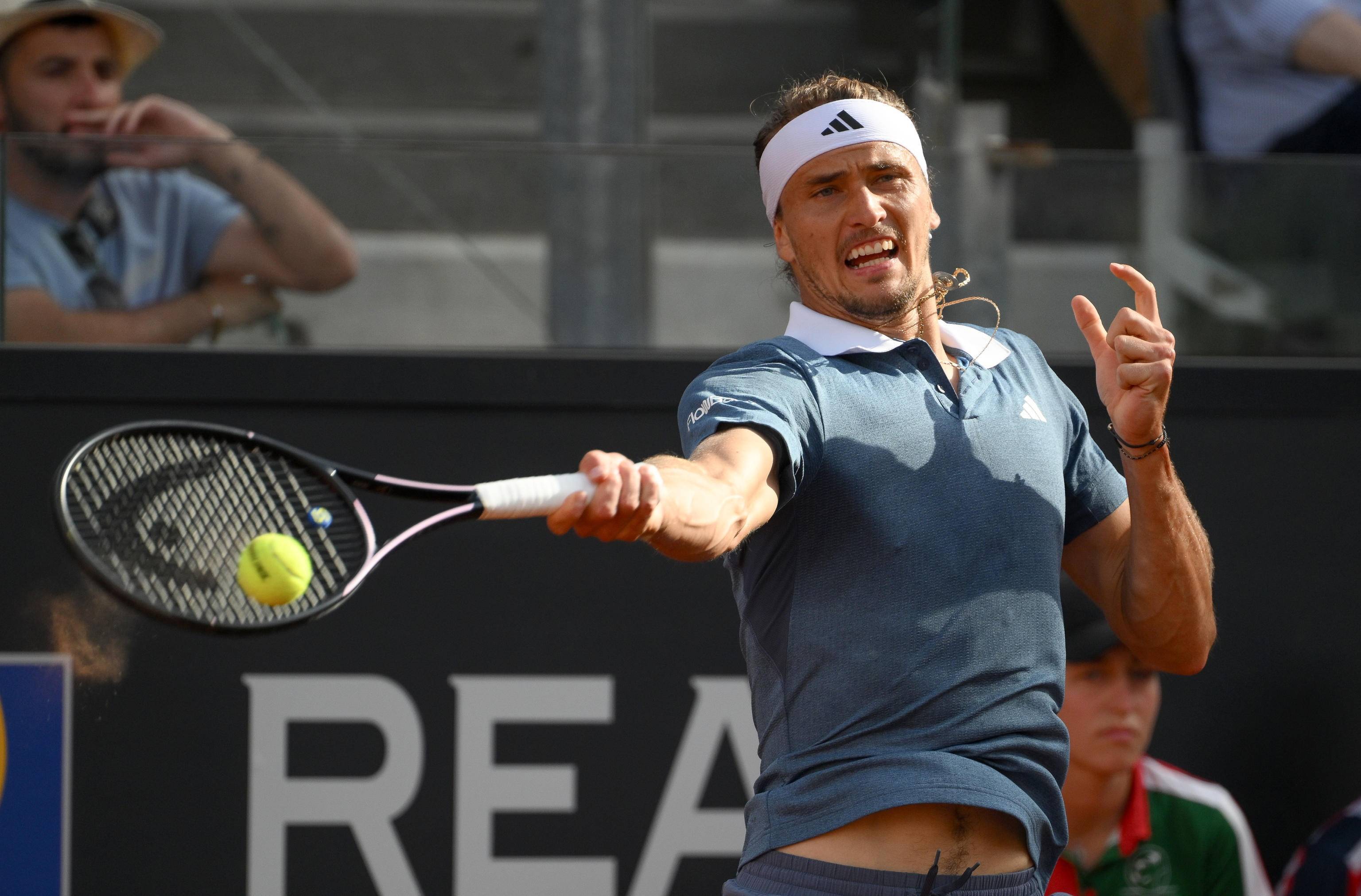 包含法国网球队完胜西班牙网球队,兹维列夫惊艳世界的词条 包含法国网球队完胜西班牙网球队,兹维列夫惊艳世界的词条