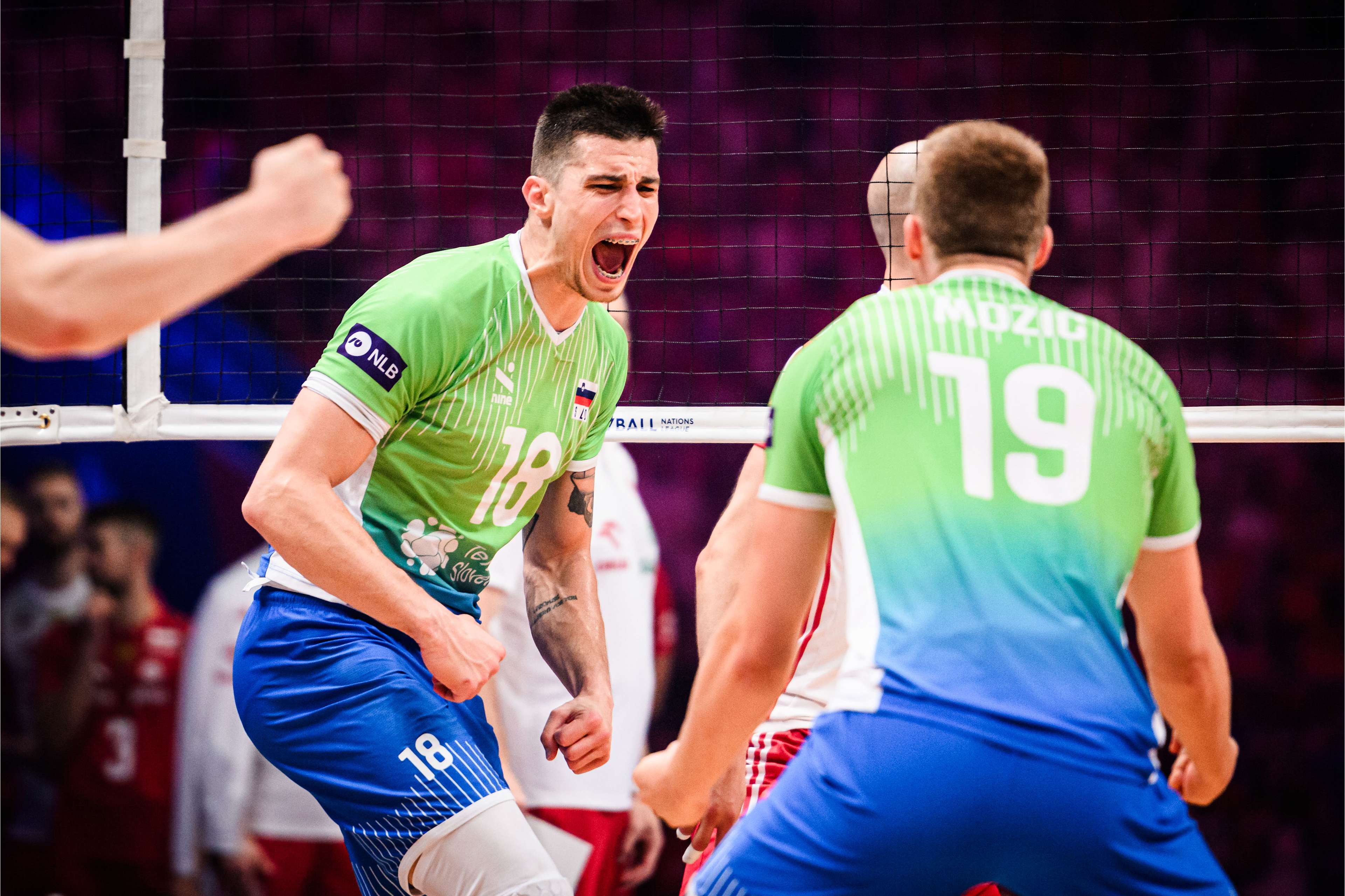 英格兰憾平波谢尼亚，小组赛形势不容乐观的简单介绍