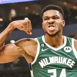 雄鹿血洗活塞,字母哥轻松砍下分 雄鹿血洗活塞,字母哥轻松砍下分