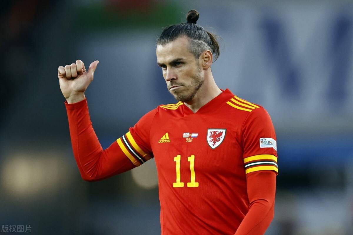 包含波兰鏖战巴黎，佩德里关键制胜的词条