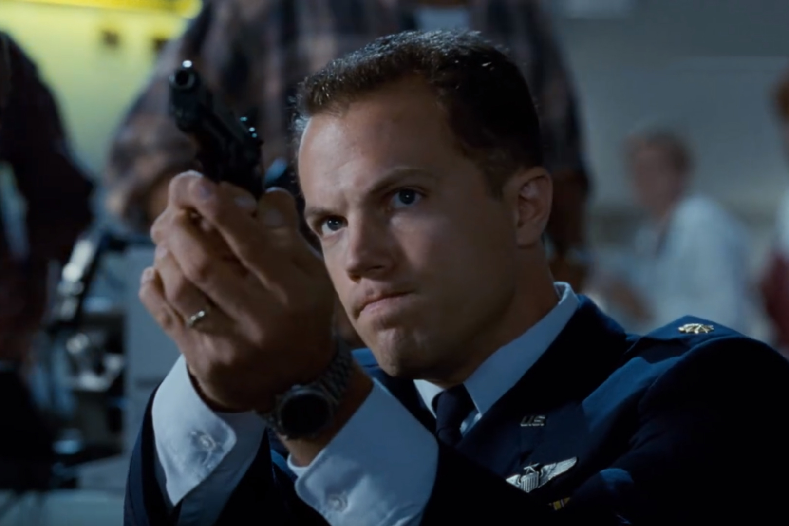 猛龙横扫步行者，米切尔惊艳世界