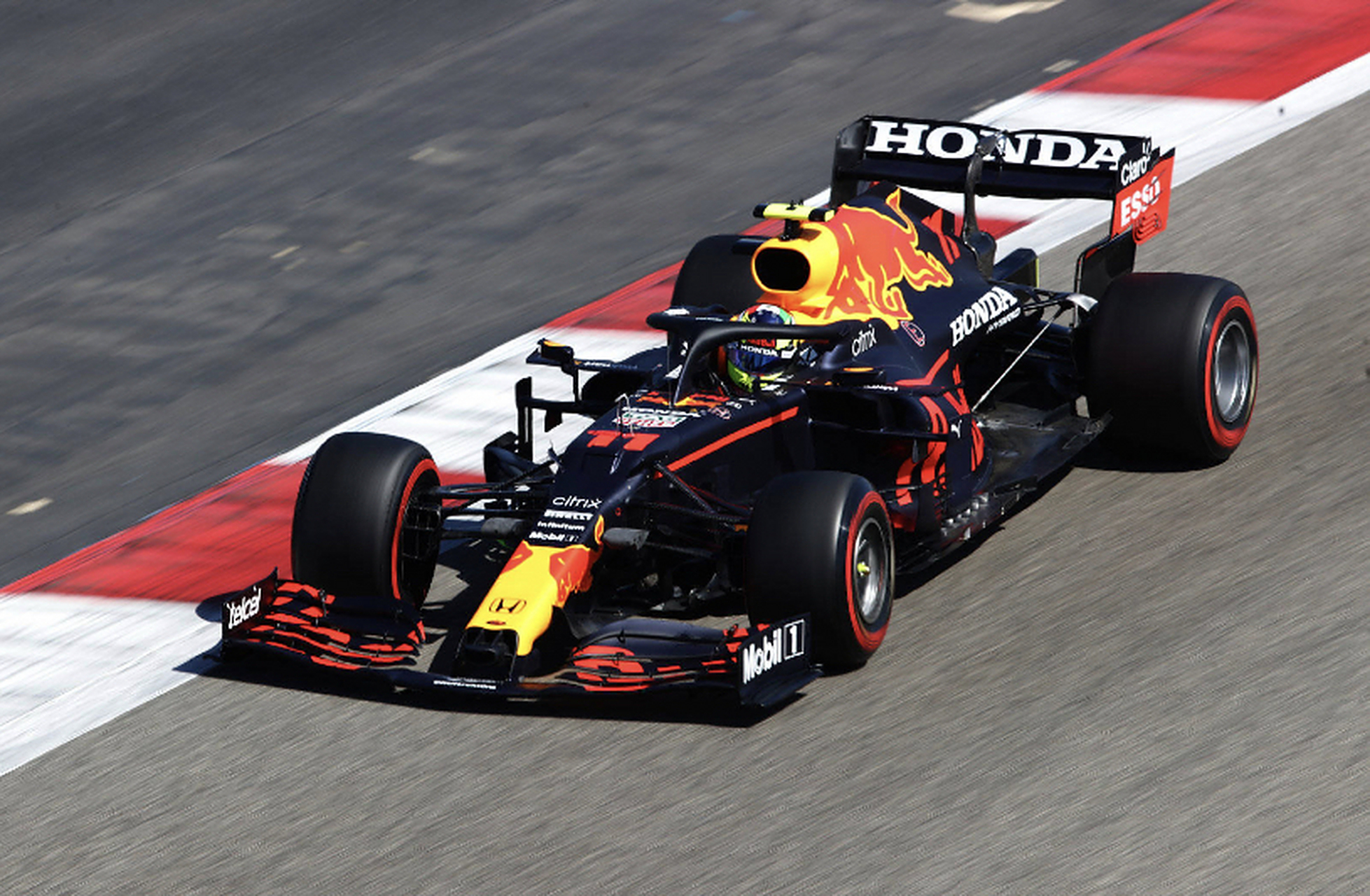 红牛车队翻盘索伯车队,诺里斯带队取胜 红牛车队翻盘索伯车队,诺里斯带队取胜