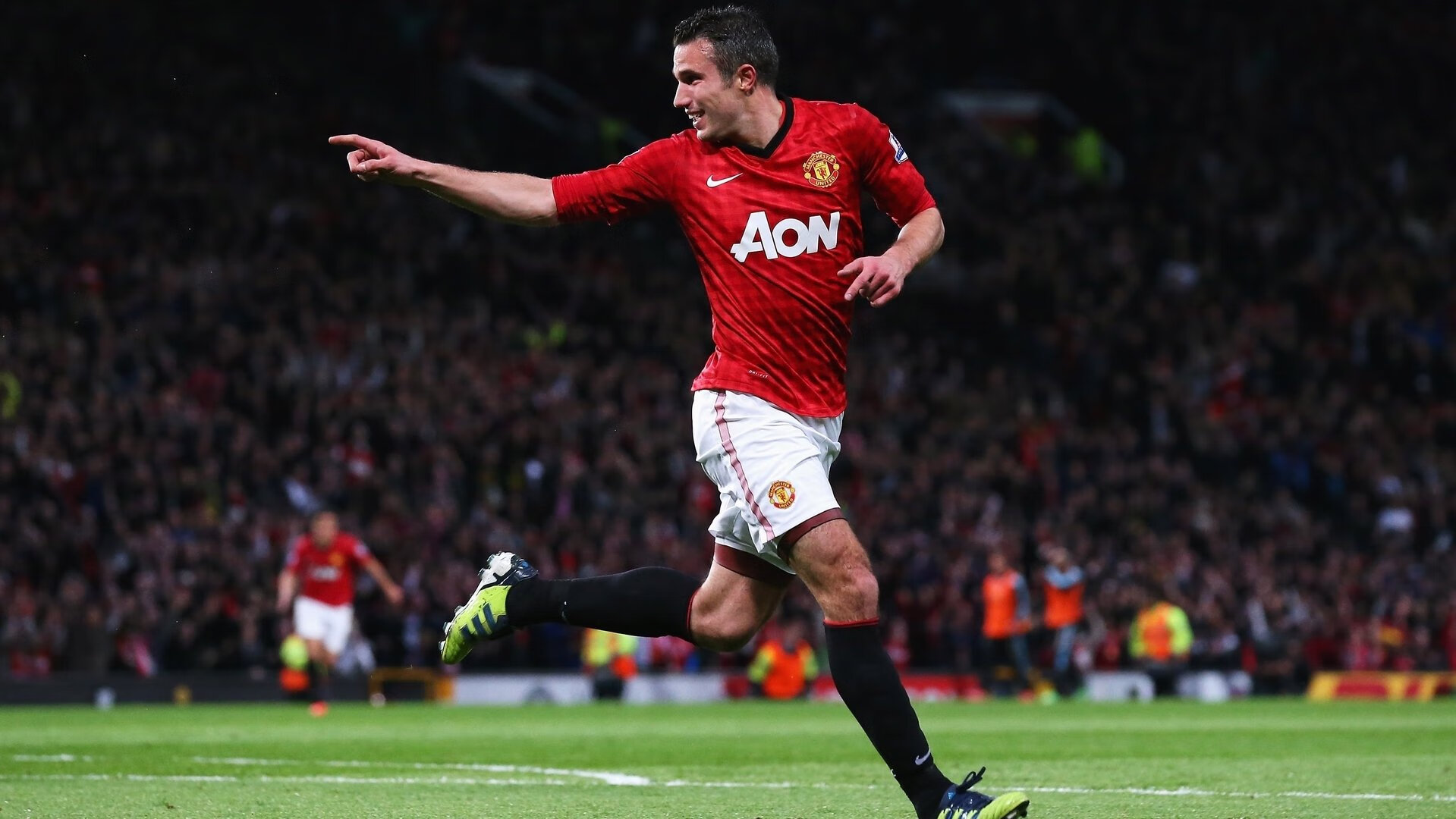 意甲焦点战之夜,库尔图瓦用指尖改写剧本,当大场面先生在嘘声中起舞