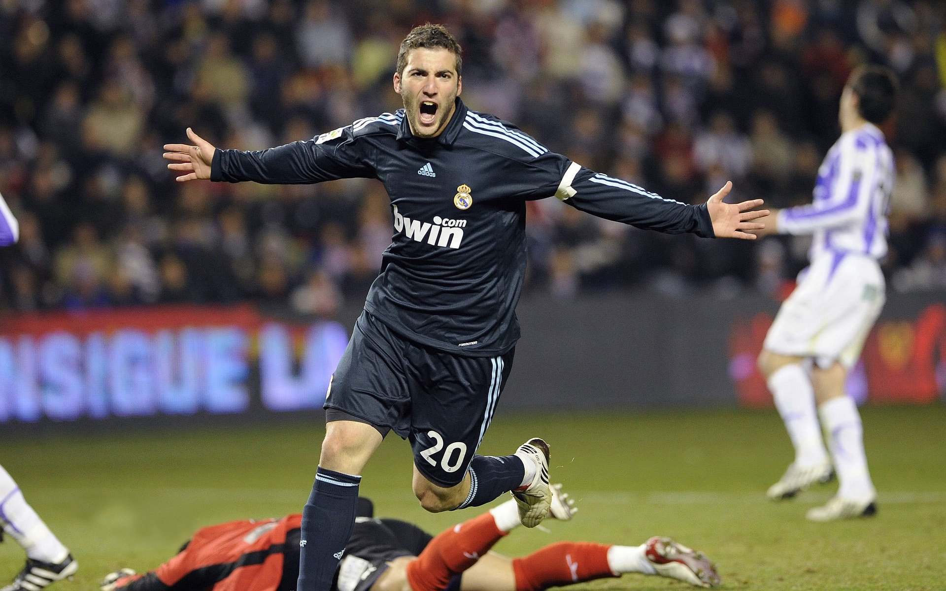 赛道与球场，当福克斯接管F1街道赛，吉林队强势掀翻辽宁队