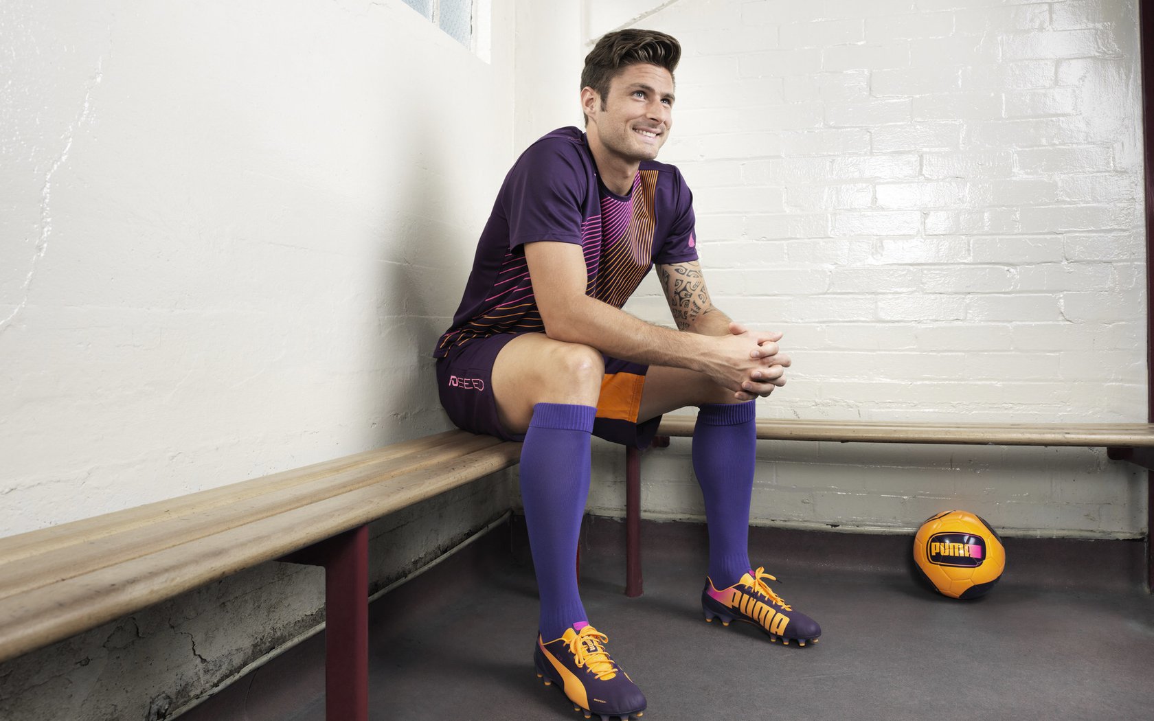 北欧风暴中的亚洲铁闸，金玟哉一锤定音，莱比锡红牛攻克瑞典坚城